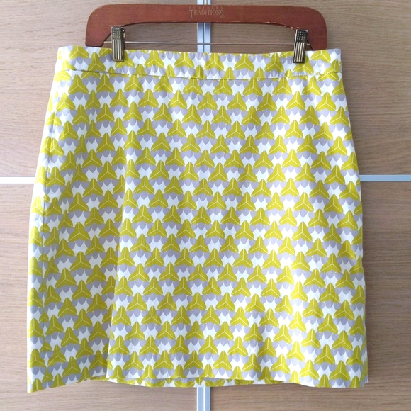 Banana Republic skirt, size 10, geometric pattern - Picture 1 of 6